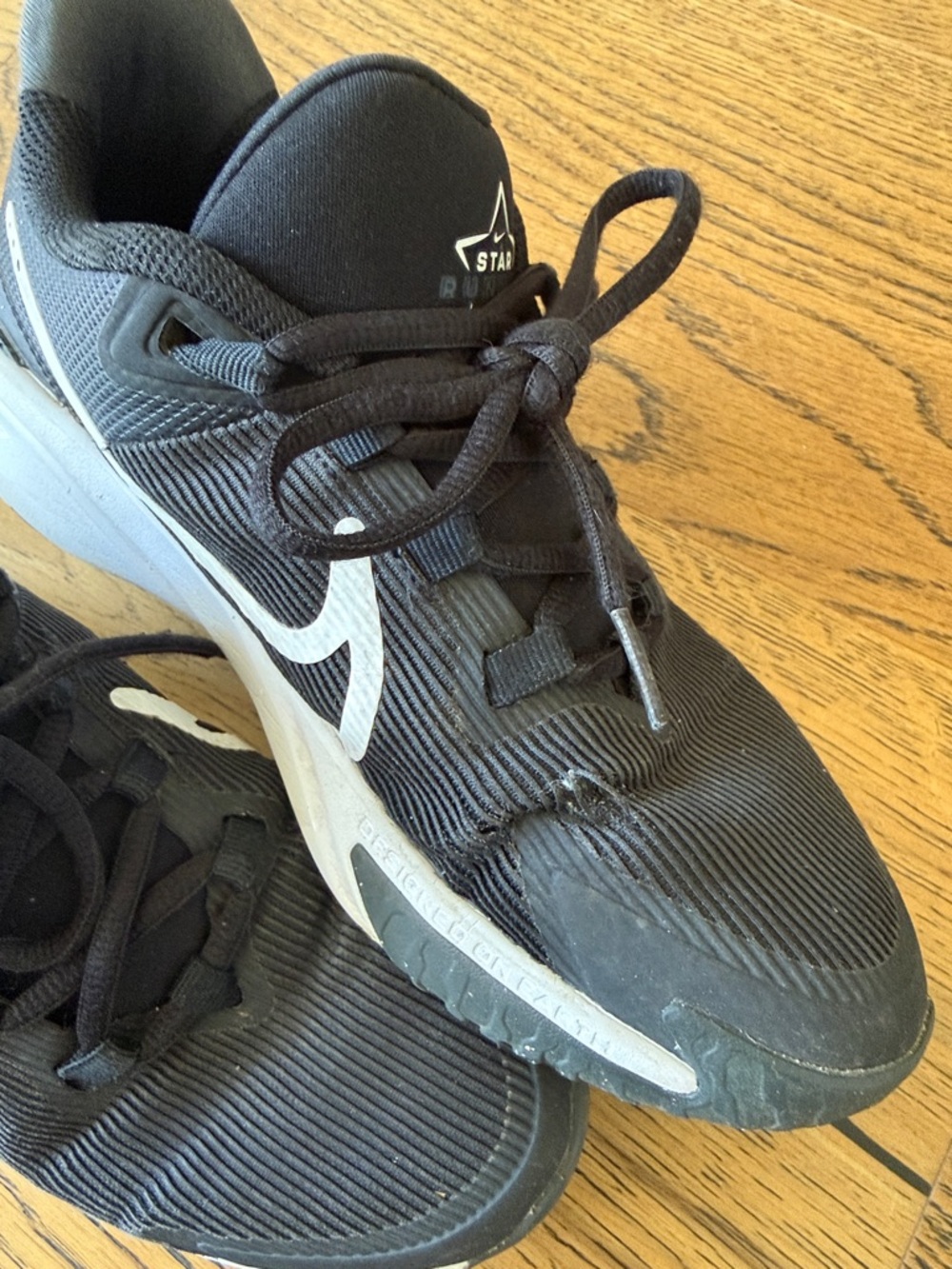 Nike Star Runner 4 - kids size 5Y - Picture 8 of 8
